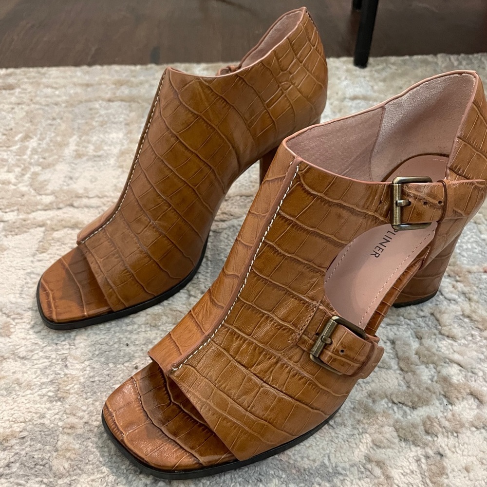 Donald Pliner shoes purchased from Nordstrom. Super cute bootie.